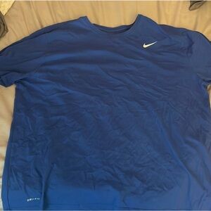 Men’s Nike shirt